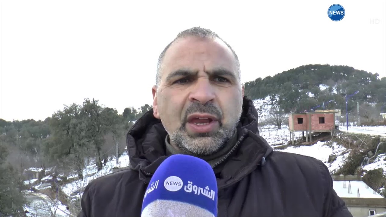 سكيكدة: الثلوج تحاصر سكان قنواع والمسافرون يبيتون بسياراتهم في الطرقات