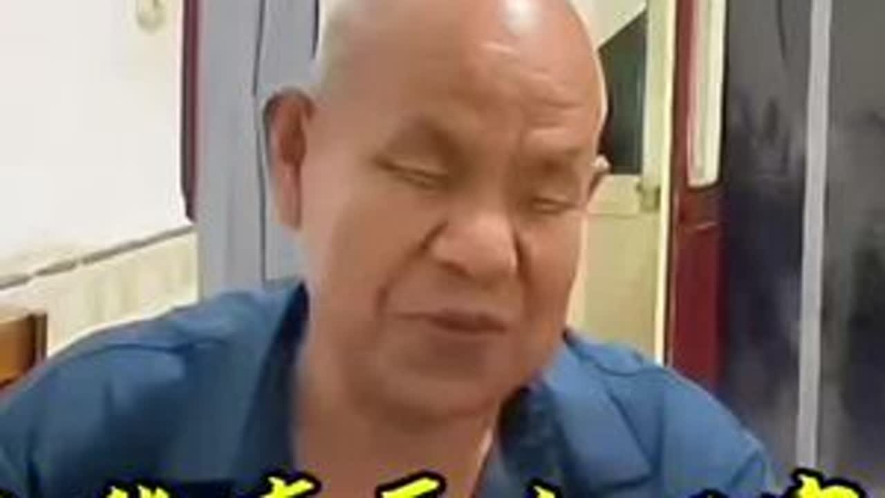 #上热门 感谢热心的粉丝对我的关心，让我在回民街感受到了温暖。望我的老娘和女儿不要担心我，在外面还是好心人多#记录真实生活 #原创视频