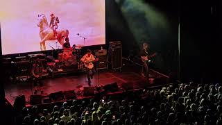 Tom Morello - One Man Revolution (clip)