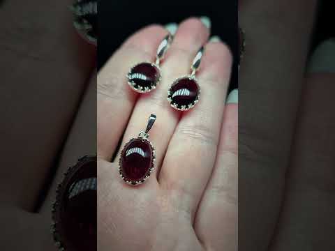 Срібні сережки підвіски жіночі з натуральними природними каменями гранатом Сережки ручної роботи срібло, видео 1