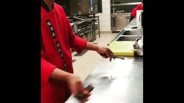 Training jugling spatula for teppanyaki