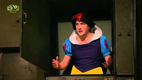 Vic Reeves meets Snow White