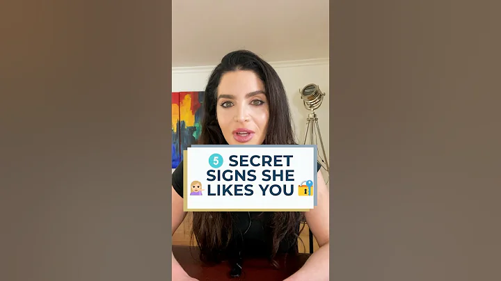 5 Secret Signs She Likes You