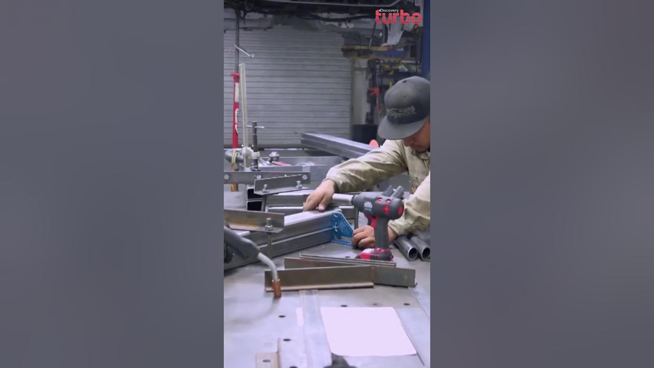 Desmontando a caminhonete Denali e construindo um chassi adequado