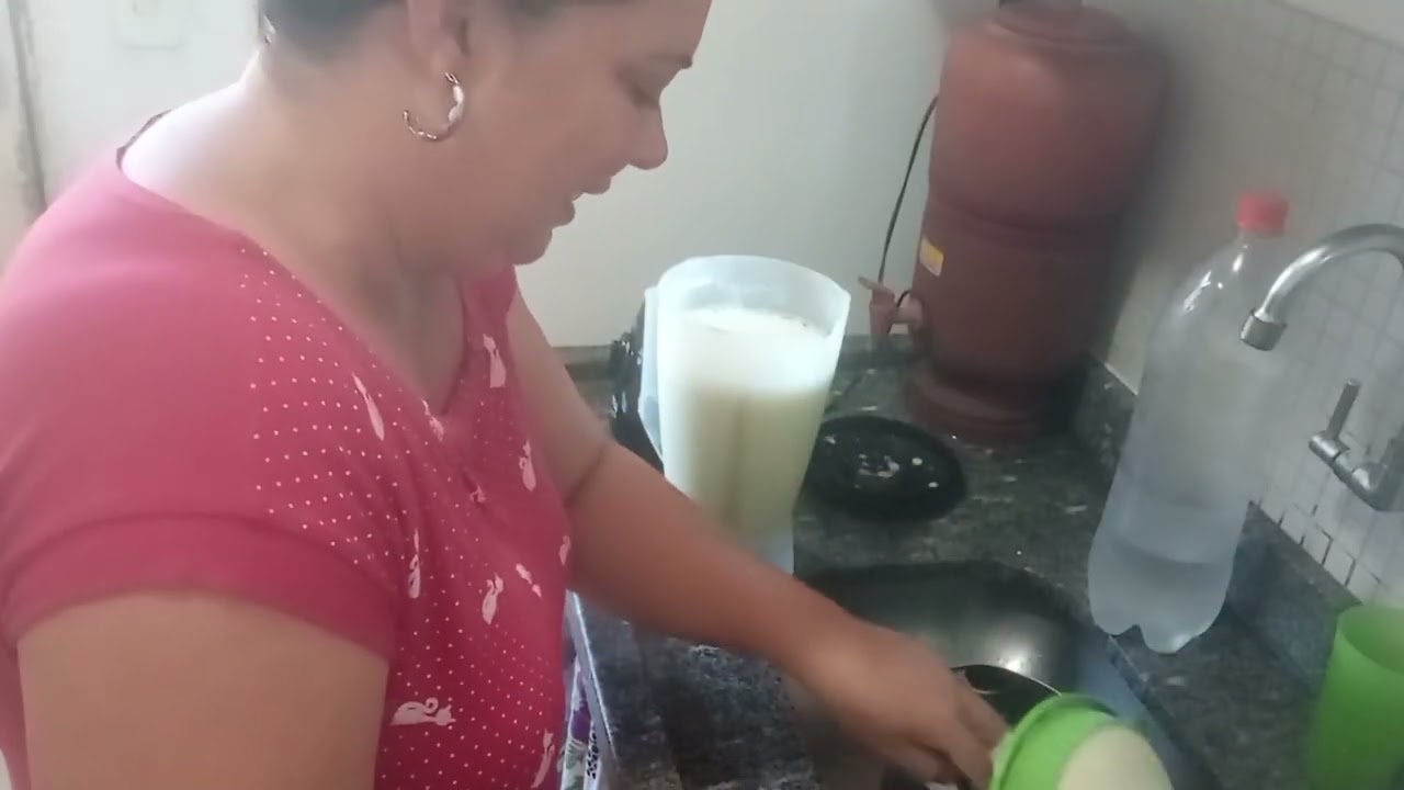 Suco de abacaxi com hortelã e biomassa de banana verde + benefícios para nossa saúde