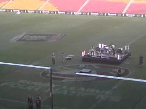 Amy Meredith - Young at heart @ Suncorp Stadium re...