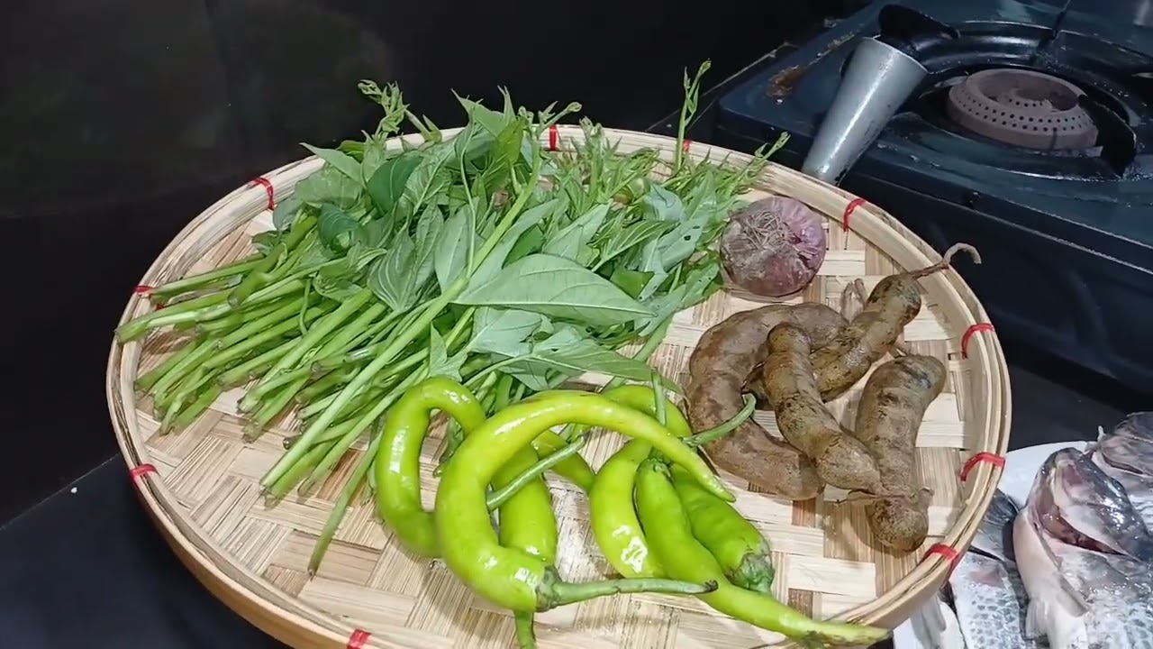 DAHIL TAGLAMIG ANG ATING PANAHON KAYA NAGLUTO TAYO NG MAY SABAW NA MAINIT 