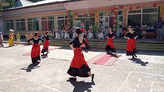 Испанский танец.💃💃💃Танцуют девочки с Творческого Центра"Жібек-Жолы"1июня. Мәртөбе