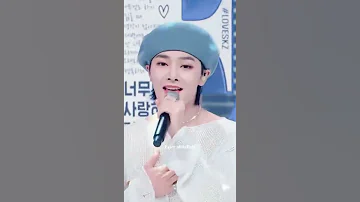 بكاء فرقه STRAY KIDS 