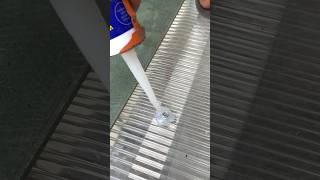 Silicon Sealent Application On Screw