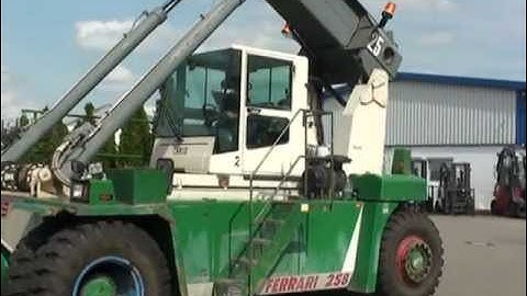 D3104 = CVS Ferrari F258.6 Empty Container Reachstacker