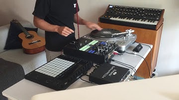 Ableton, Moog, scratching, looping, turntable music