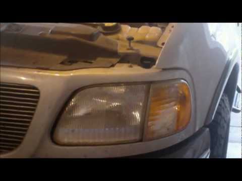 How to remove a headlight bulb on a Ford F150 / Expedition