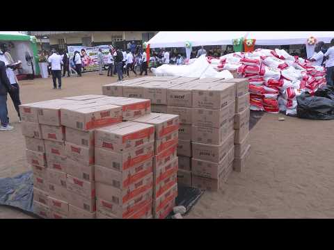 Yopougon, le ministre Adama Diawara offre des vivres à 1 500 personnes