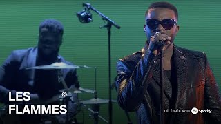 Fally Ipupa performe 'Mayday' et 'Bloqué' en live | LES FLAMMES 2023