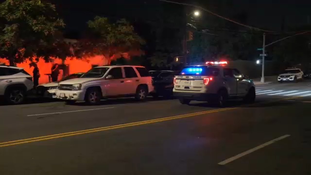 Police investigating after 3 people slashed in the Bronx - YouTube