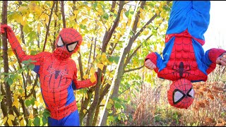 سبايدرمان رجل العنكبوتالأبطال الخارقين ضد الديناصورSuperheroesSuperheldenDinosaurierSpiderman