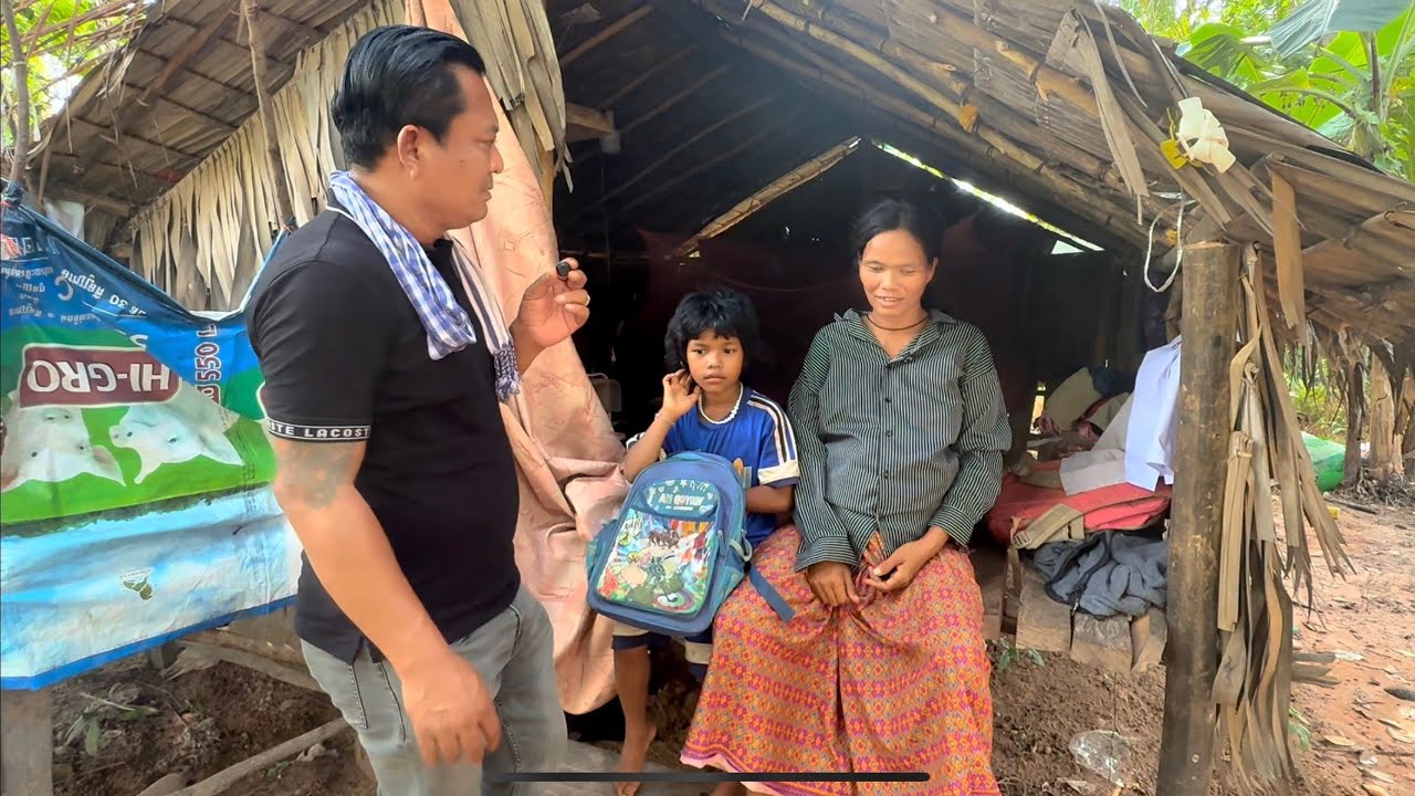 ឝេរាល់គ្នាបង់រំលស់ដីរ៏ឯបងស្រីរំលស់បន្ទប់ទឹក By Pou Vot