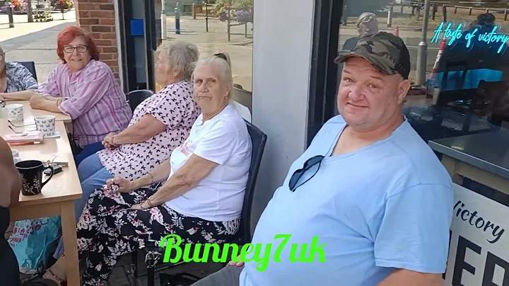 this is a walking video in caddinton in Luton UK