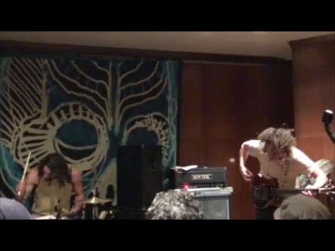 Putar Funeral for a Great Drunken Bird (Live) - All Them Witches