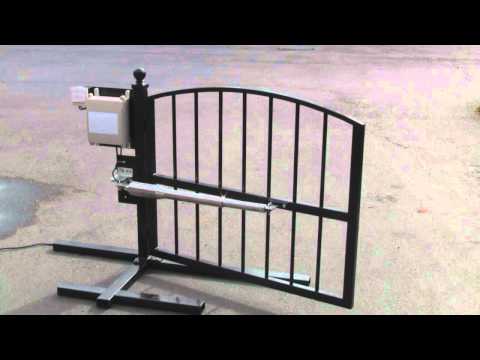 ALEKO® GateGuard Swing