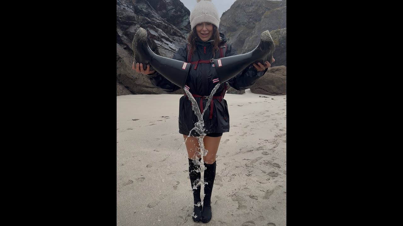 🌊 Stormy Explore at Kynance Cove in Cornwall 🌧️