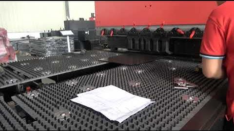 Watching into the Fuselage structure of the AG automatic press brake series