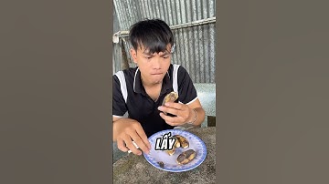 chàng trai có sở thích ăn chuối thối #shorts