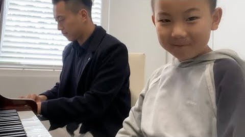 Grade 1 piano lesson with bubbly 6yo! Ft. Lawrence Ng