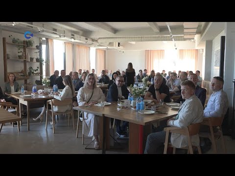 В Петрозаводске прошёл бизнес-завтрак, приуроченный ко Дню российского предпринимательства