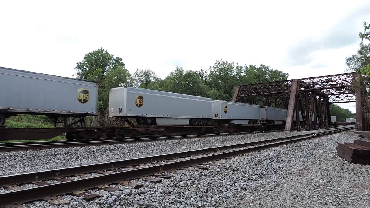 CSX "Getcha Fired Train" Q002 UPS Hotshot Over "The Bridge" In Batavia ...
