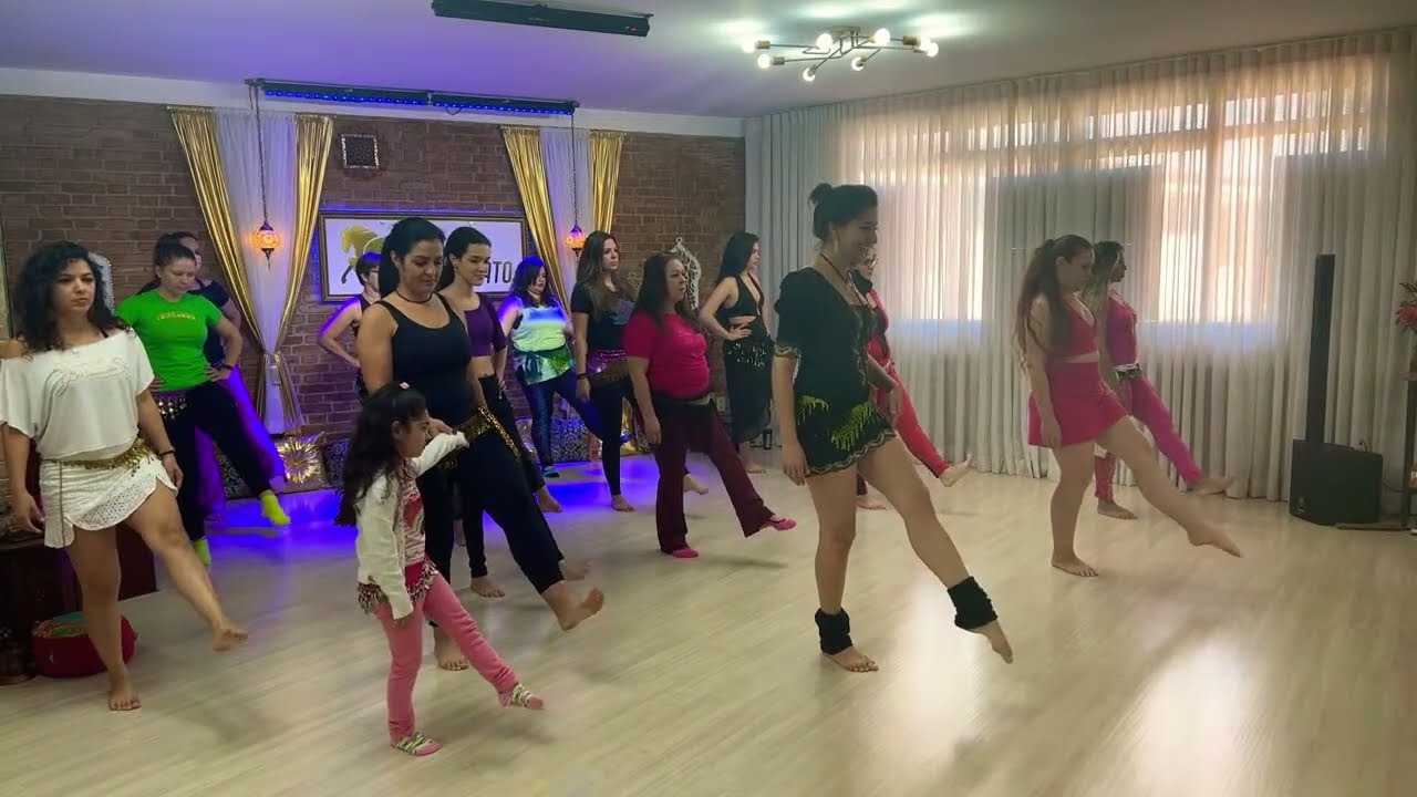 Workshop de Quadril- Dança do ventre  com Ju Marconato -