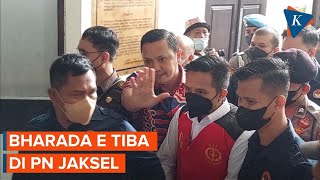 Jalani Sidang Perdana, Bharada E Tiba di PN Jaksel dengan Pengawalan Ketat