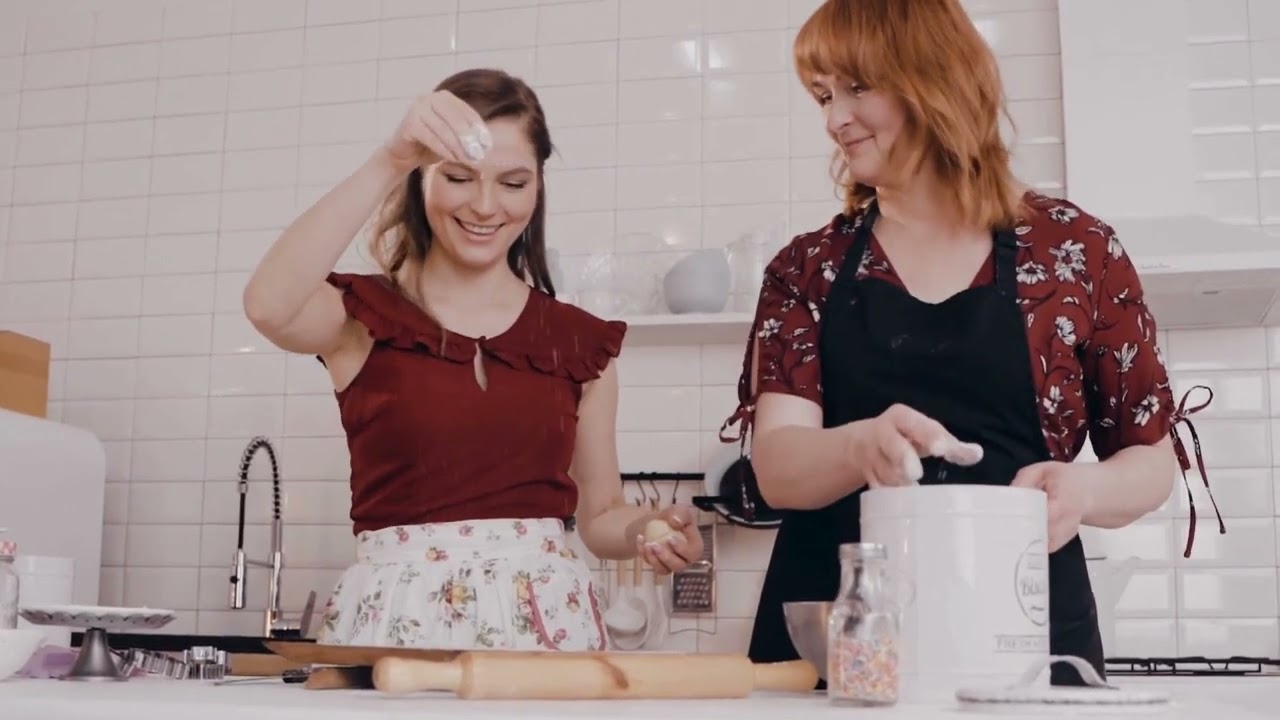 Cântec Emoționant pentru Ziua Mamei – „Pentru Tine, Mamă” | Dedicație Specială pentru Toate Mamele