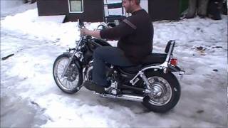750cc Suzuki Intruder WINTER Cold Start and  Ice Burnout