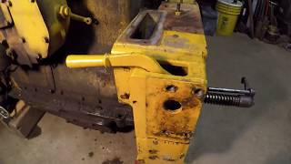 Funktionsweise und Demontage des Ritzeleinrückmechanismus von Caterpillar D2/D4 und WAS SIE NICHT...