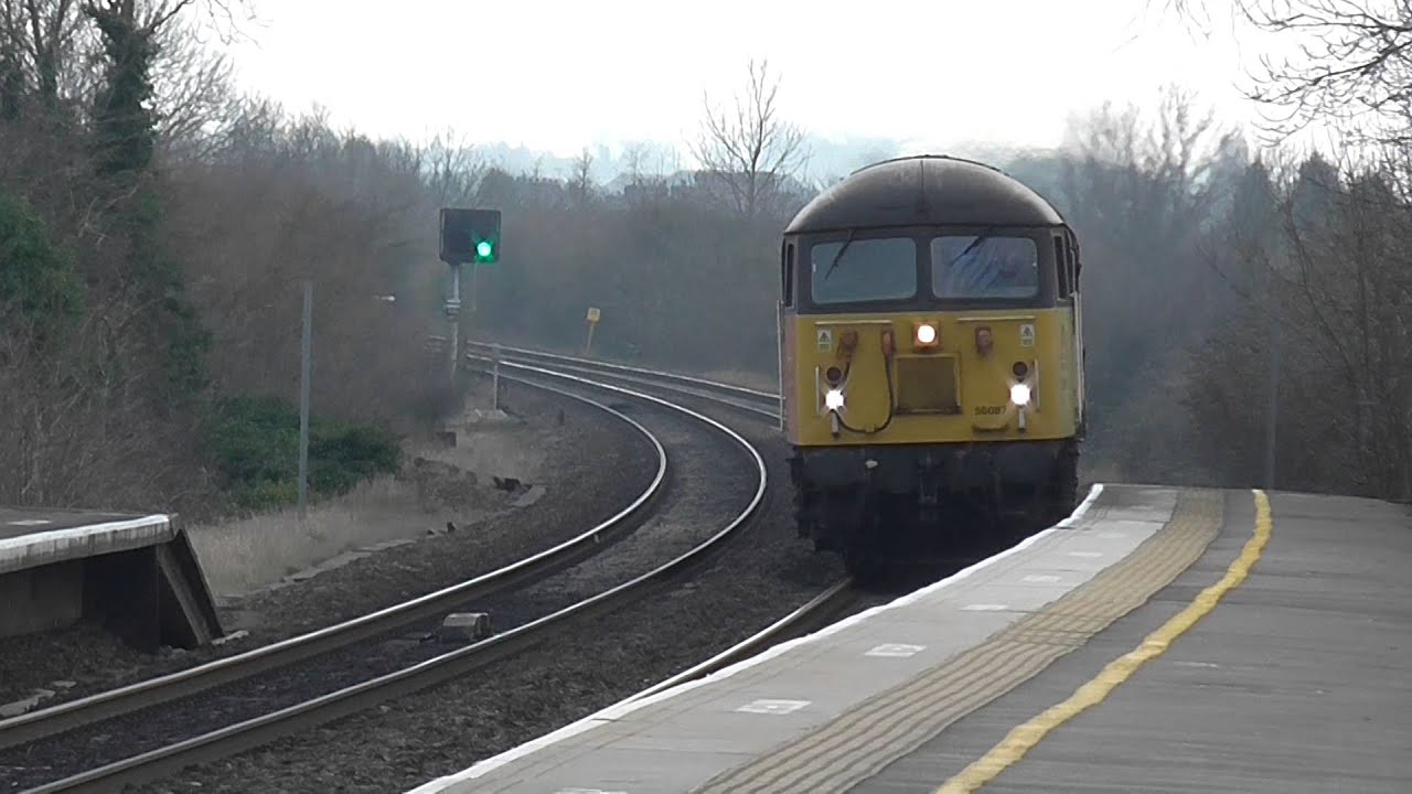56087 SCREAMS past Tamworth on steel
