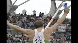 Sergei Bubka clears 5.90 to beat Dean Starkey Sergei Bubka Clears 5 94m