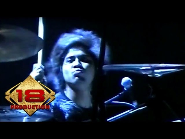 GIGI - Perdamaian  (Live Konser Medan 4 Mei 2008) class=