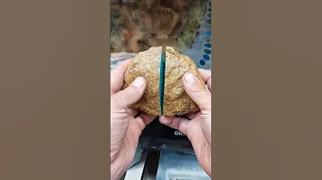 حجر الفيروز الجميل Beautiful Turquoise Stone 
