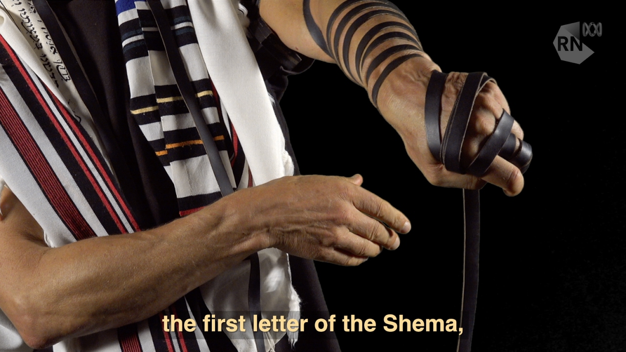 How to Put On Tefillin Ashkenazi way