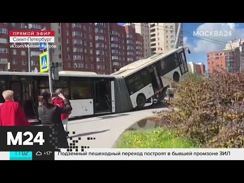Автобус врезался в фонарный столб в Петербурге - Москва 24