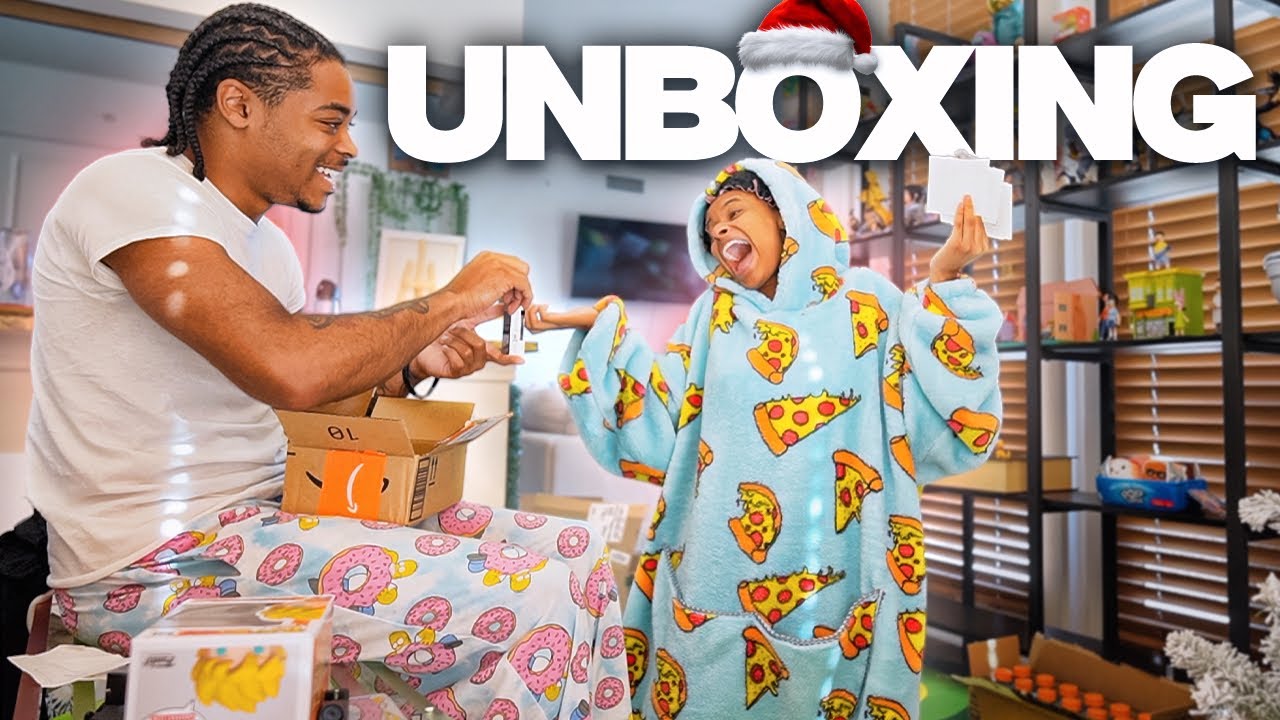 РАСПАКОВКА рождественских подарков от наших сторонников ❤️