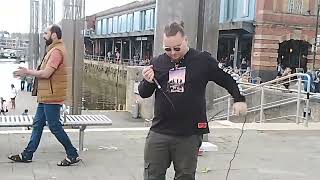 Brian Johnson joins Bristol Busker to sing AC/DC "Highway to Hell"...CRAZY!!!