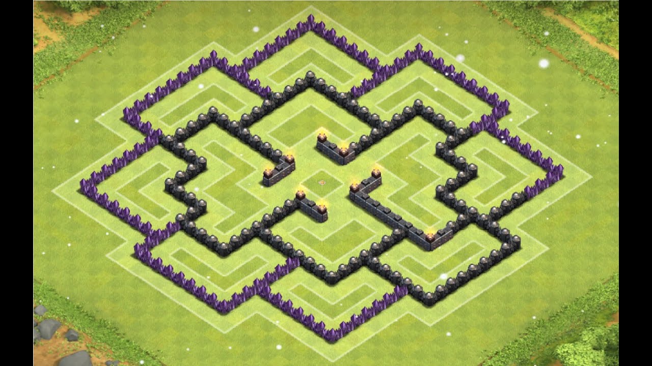 Clash of Clans | TH8 Labyrinth Base (Christmas Update 2014) - YouTube