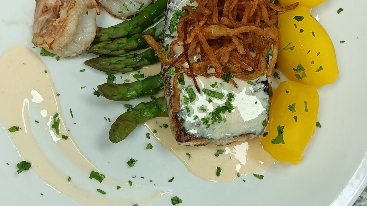 SEARED COD & SCALLOPS WITH BEURRE BLANC BY TANMAY PATIL - YouTube