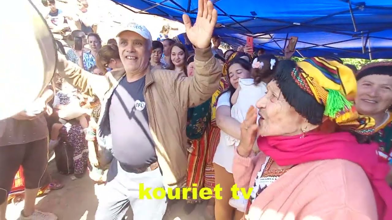 Danse Kabyle Avec Idhebalen N 'Ath Ouabane à Michelet à Tizi ouzou