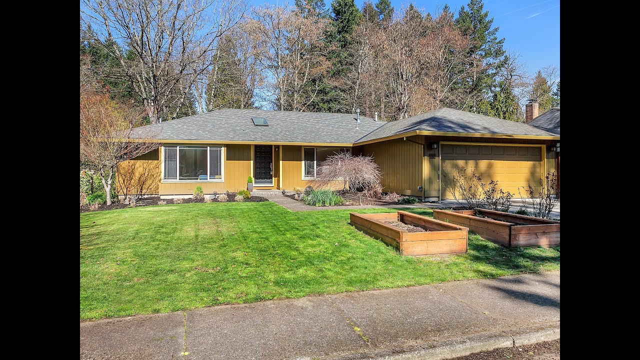 Updated SW Portland Home with Private Backyard Video of 7575 SW