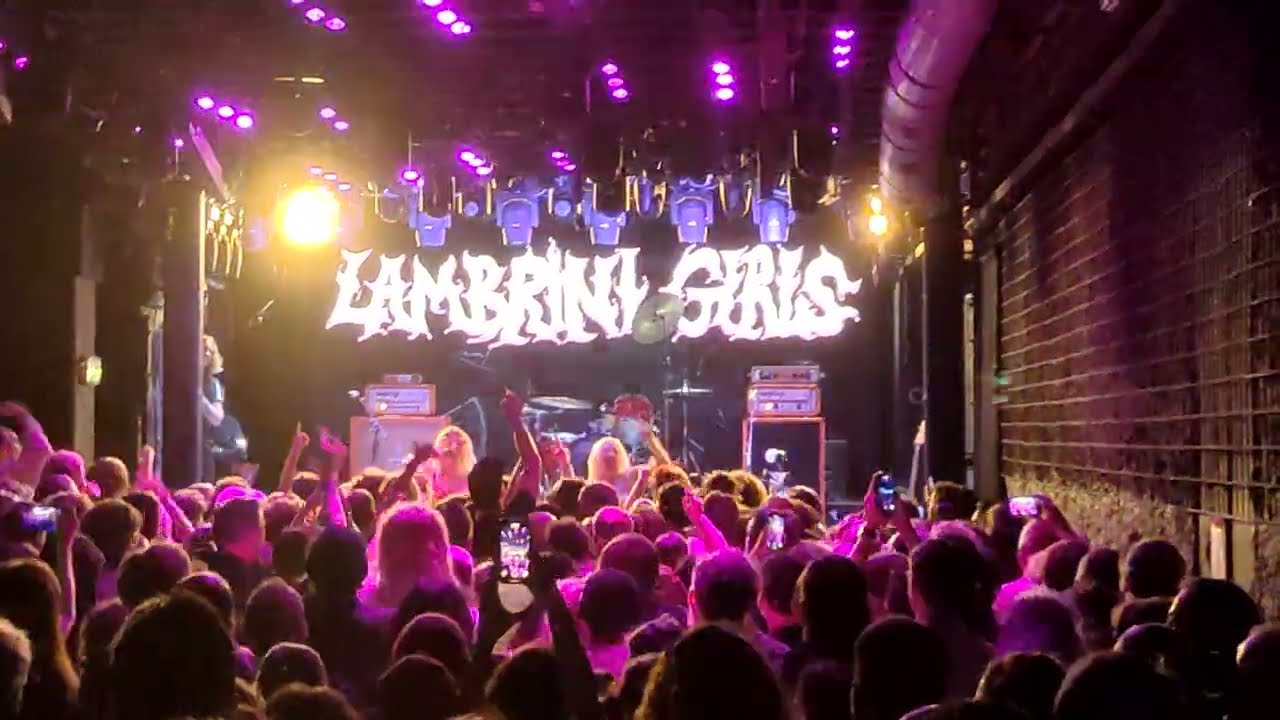 Lambrini Girls live @ Flex, Vienna 16.12.2025