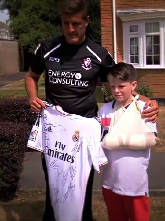 Ronaldo Jr And Ronaldo Have Same Sign Style...🥶